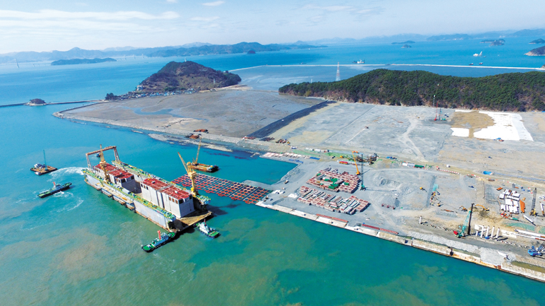 Hyundai E&C lays foundation for maritime logistics in Northeast Asia 
